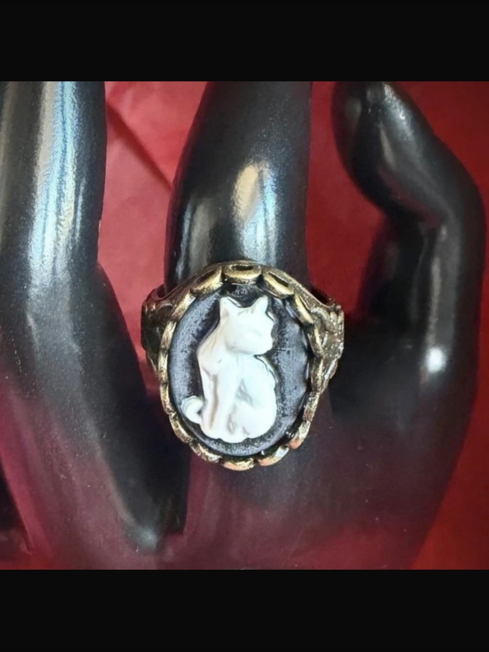 Vintage Bohemian Style White Cat Cameo Ring, Size 7 🐈 Purrfect for cat lovers